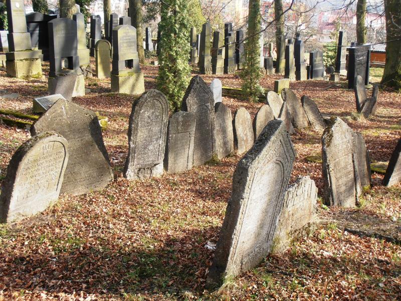 25 - židovský hřbitov na Loretě